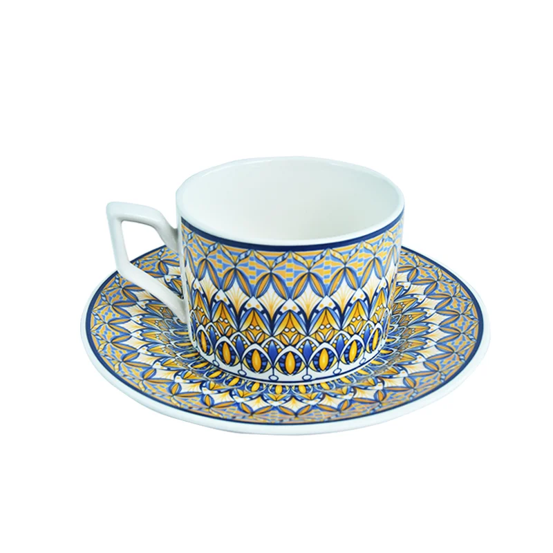 فنجان و نعلبکی سرامیکی تکی با بسته بندی کادویی